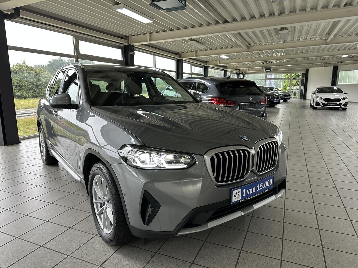 BMW X3xDrive 30d Sportsitze AHK LED Standheizung Kamera